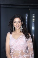 Riya Suman at VachinavaaduGautam Movie Teaser Launch
